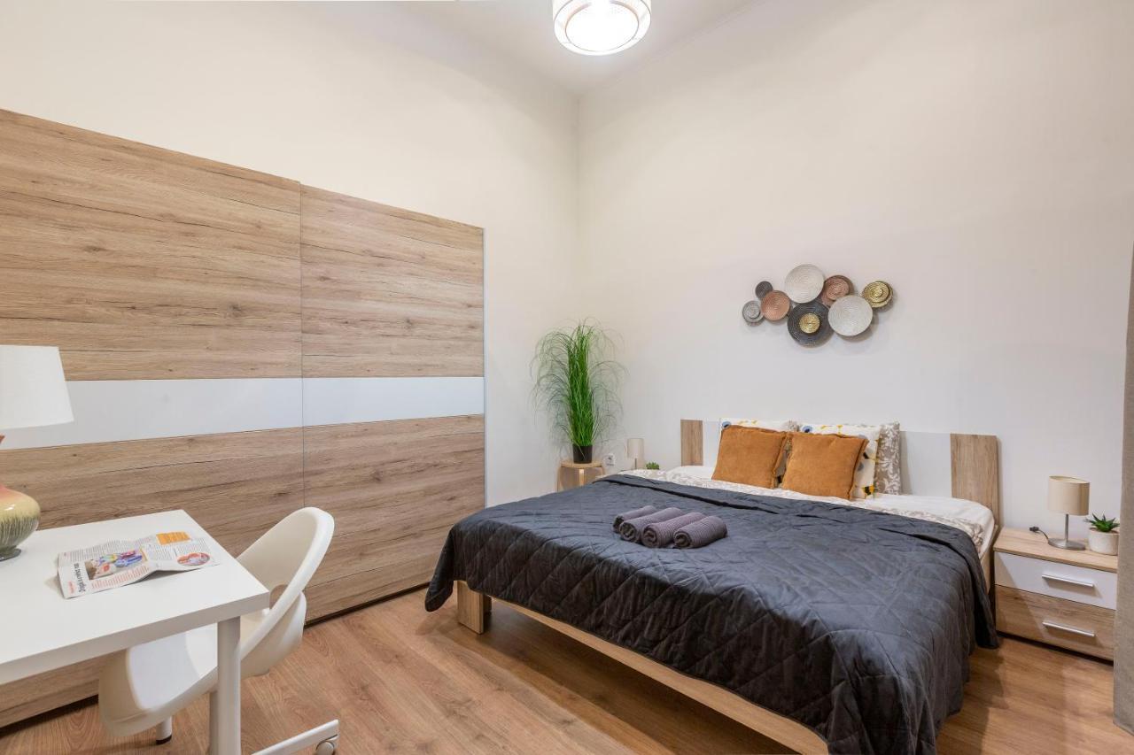 Cozy & Pleasant Homes In The Heart Of Budapest Exterior photo